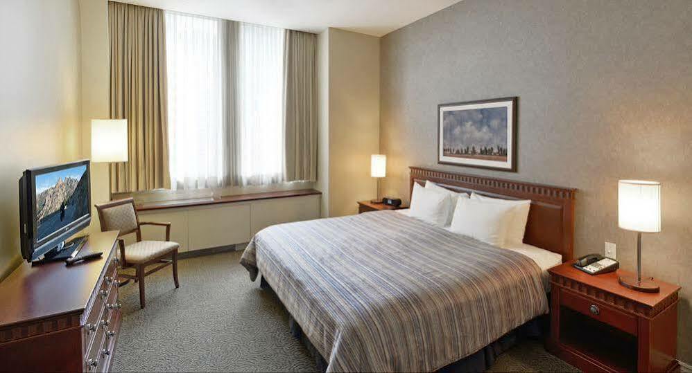 Le Square Phillips Hotel & Suites Montreal Exterior foto